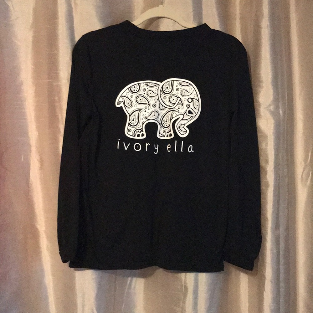 🔴SOLD🔴 Ivory Ella - black shirt 🐘